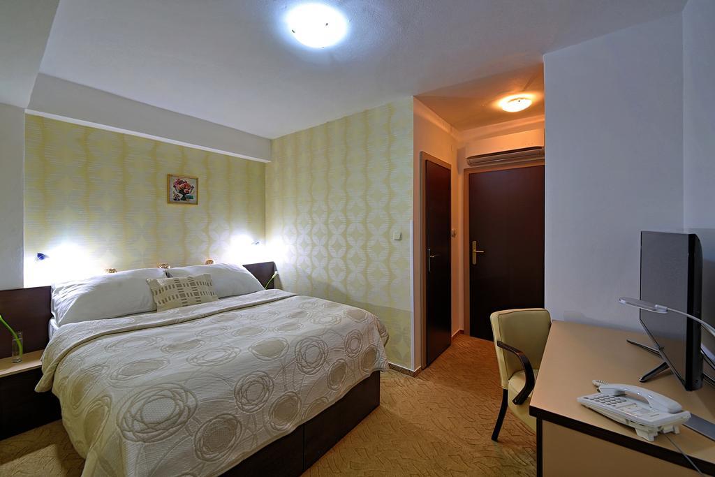 Hotel Saris Bardejov Exterior photo